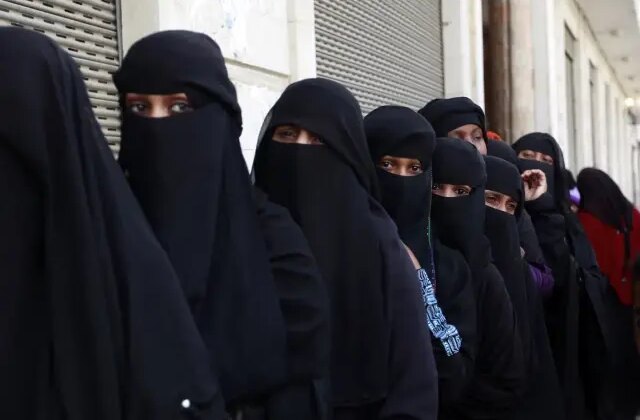 Hindistan’da yüzü büyük ölçüde kapalı müşterilerin kuyumculara girişi yasaklandı