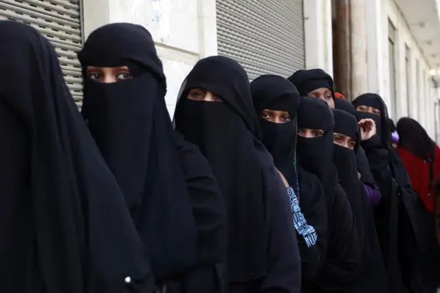 hindistan da yuzu buyuk olcude kapali 19438703 8749 o