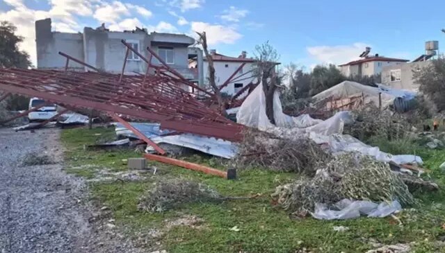 Hortumun neden olduğu zarar, gün ağardığında ortaya çıktı