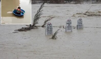 İki ilimizi sel vurdu! Mezarları su bastı, dereler taştı