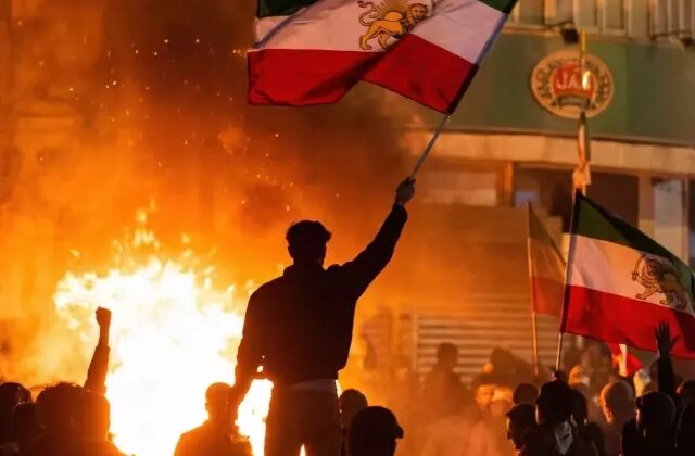 İran’da tansiyon düşüyor mu? Peş peşe iki hamle geldi