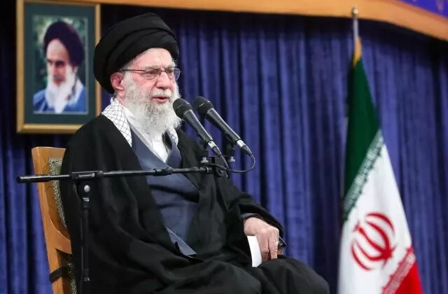 İran parasızlıktan sokaktayken, Hamaney’in mal varlığı dudak uçuklatıyor