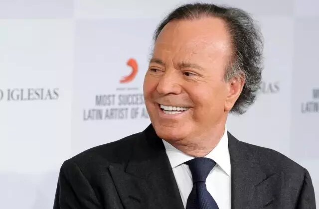 İspanyol şarkıcı Julio Iglesias, taciz suçlaması