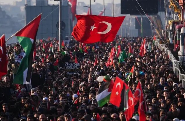 İstanbul’da Gazze için büyük buluşma! On binler Galata Köprüsü’ne yürüyor
