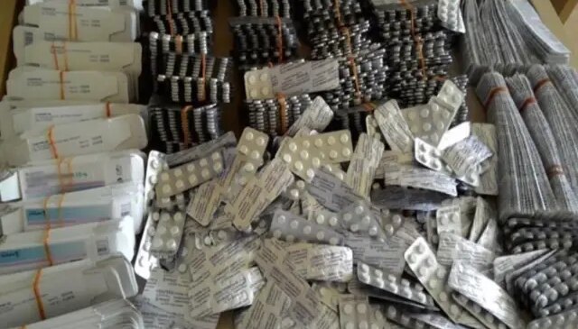 İstanbul merkezli kaçak ilaç operasyonu :235 bin ilaç ele geçirildi