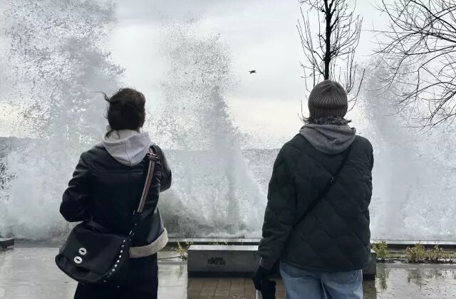 İstanbul’da şiddetli fırtına! Tüm vapur seferleri iptal edildi