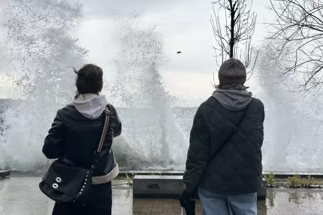 istanbul da siddetli firtina tum vapur seferleri 19438322 6887 o