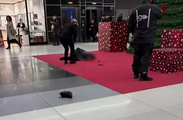 İstanbul’un göbeğindeki AVM’de korkunç olay! 2. kattan düşen genç hayatını kaybetti