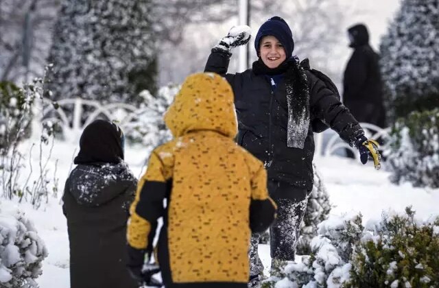 İstanbul’un 5 ilçesinde ilçesinde eğitime kar arası