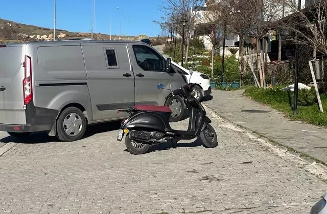 İzmir’de güvenlikleri darp edip banka aracını soydular