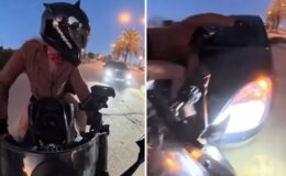 Kadın motosikletliye, arkadan gelen otomobil çarptı