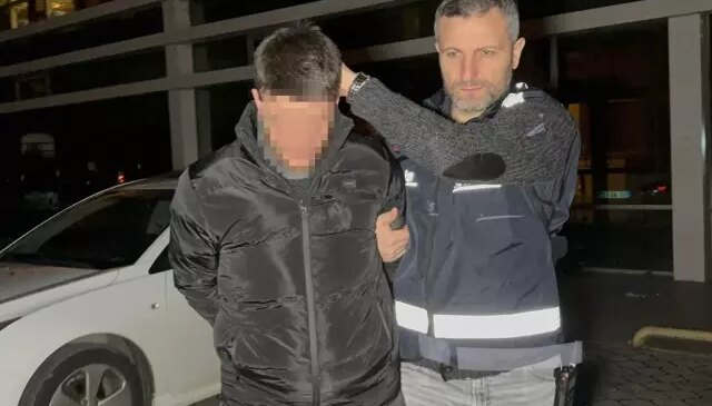 Kafe müdürü, müşterileri rahatsız eden 4 bar çalışanına kurşun yağdırdı