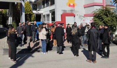 Çocuklarının karnelerini almak için gittikleri okulda hayatlarının şokunu yaşadılar