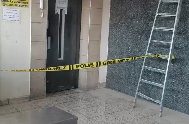 Kars’ta 2 gündür kayıp olan Savaş Güzel asansör boşluğunda ölü bulundu