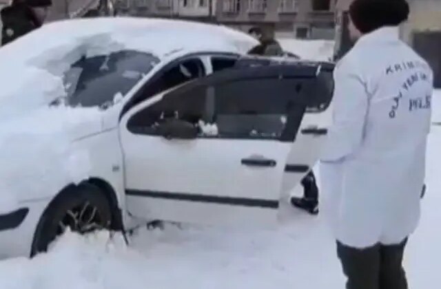 Kayıp olarak aranıyordu, kara gömülmüş araçtan cesedi çıktı