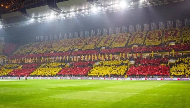 Kayserispor, hem Manchester United hem de Manchester City’den transfer yaptı