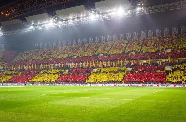 Kayserispor, hem Manchester United hem de Manchester City’den transfer yaptı