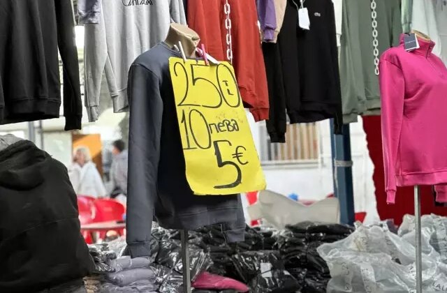 Komşuda para birimi değişti, Türkiye’deki tabelalar da güncelleniyor