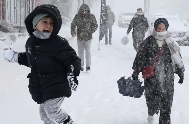 Kuvvetli kar yağışı geliyor! Meteoroloji uzmanından İstanbul Valisi’ne tatil çağrısı
