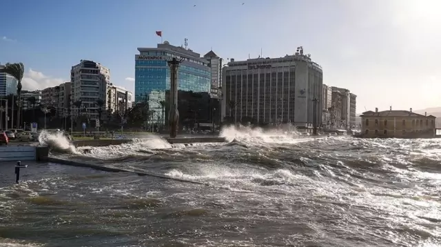 Kuvvetli rüzgar ve fırtına uyarısı! Yarın sabahtan itibaren etkili olacak