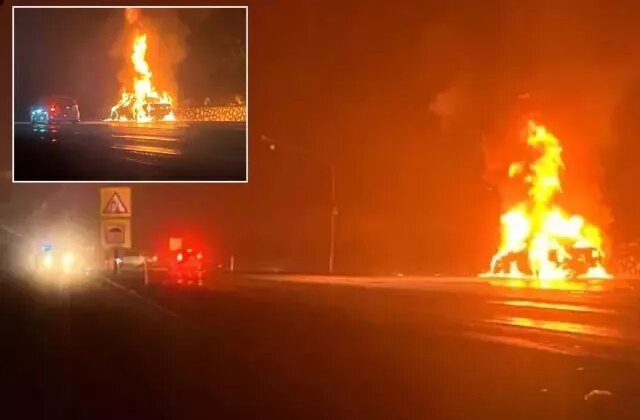 Lüks otomobil alev topuna döndü