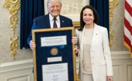 Machado kendisine verilen Nobel Barış ödülünü Trump’a sundu