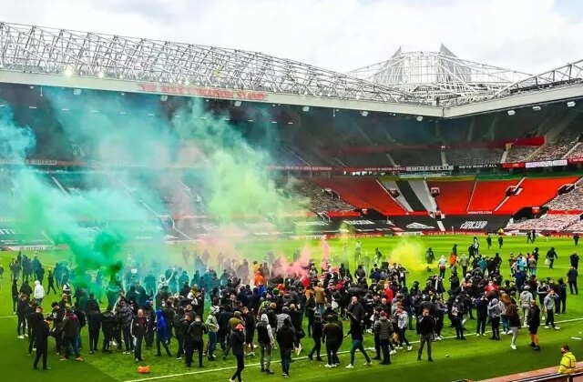 Manchester United’a yıldız isimden çok kötü haber