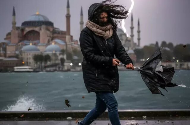 Marmara’da fırtına, Trakya’da şiddetli yağış bekleniyor