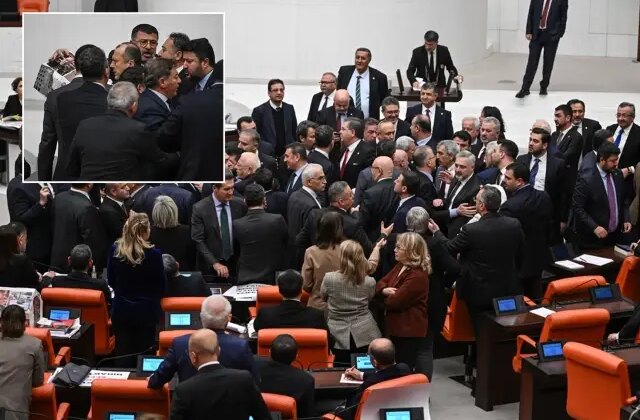 Meclis’te yumruklaşmaya varan kavga! Oturuma iki kez ara verildi