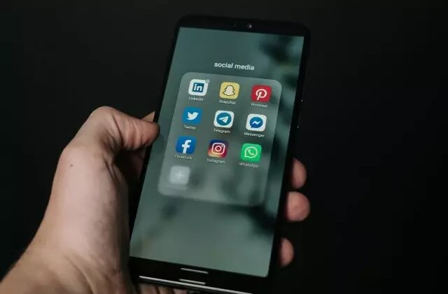 Meclis’ten geçti! Fransa’da 15 yaş altına sosyal medya yasağı