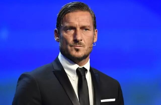 ‘Mezar taşınıza ne yazılacak?’ sorusuna Totti’den bomba yanıt