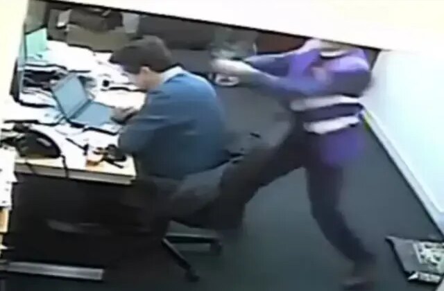 Müdür, metresiyle ilişki yaşayan yardımcısına İngiliz anahtarıyla saldırdı