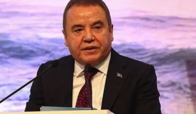 Muhittin Böcek yeniden hastaneye kaldırıldı