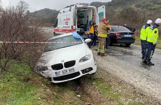 Otomobilinde, göğsünden tabancayla vurulmuş cesedi bulundu