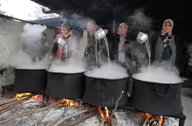 Para etmeyen ürünü 5 günlük emek harcayarak kilosunu 300 TL’den satıyorlar