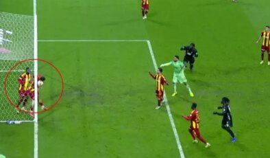 Penaltı mı değil mi? Ünlü yorumcular Beşiktaş’ın isyan ettiği pozisyonda hemfikir oldu