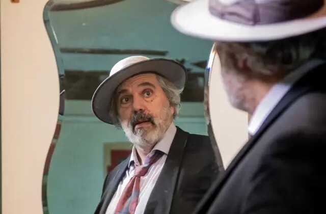 Portekiz’de cumhurbaşkanı adayından sıra dışı vaatler: Herkese Ferrari verilecek musluklardan şarap akacak