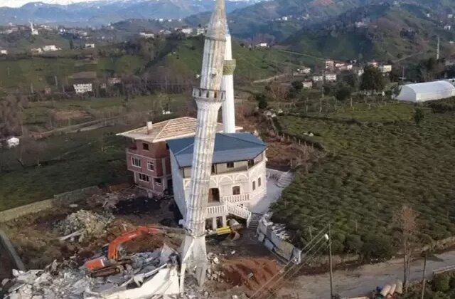 Karadenizli’nin inadı inat! Cami yapıp, cami yıktılar