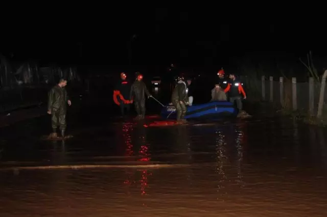 saganak yagis afet getirdi mahsur kalanlar botla 19493808 6351 o