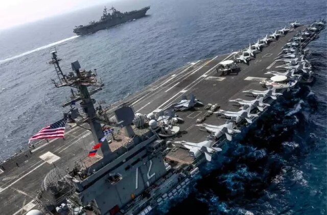 Savaş çanları çalıyor! Dev uçak gemisi bölgeye ulaştı, iptal haberleri art arda geldi