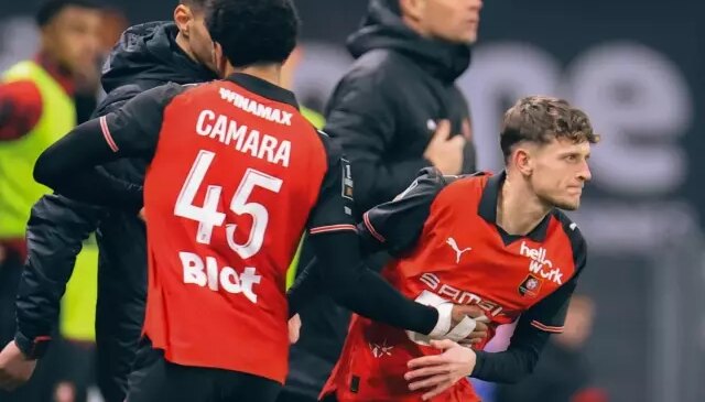 Sebastian Szymanski yeni takımıyla ilk maçında üzüldü