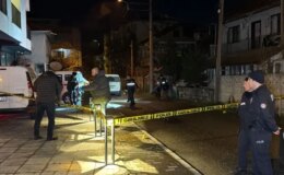 Sokak ortasında silahla vurulmuş halde bulunan bir kişi hayatını kaybetti