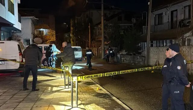 Sokak ortasında silahla vurulmuş halde bulunan bir kişi hayatını kaybetti
