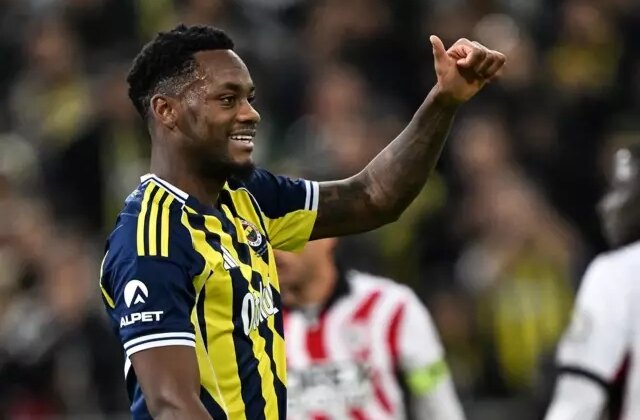 Süper Kupa’da finalin adı belli oldu! Fenerbahçe, Samsunspor’u 2 golle geçti