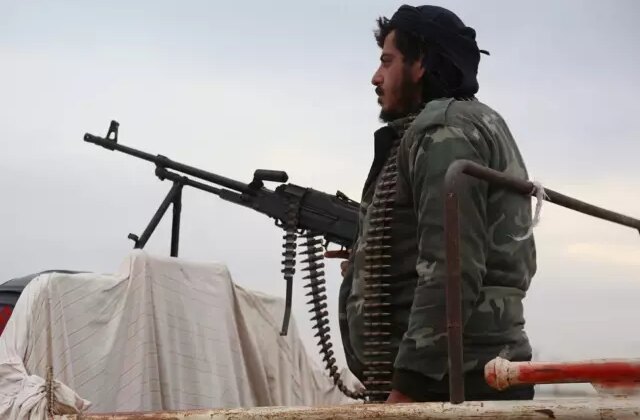 Suriye ordusu Halep’in doğusuna girdi, YPG çekiliyor