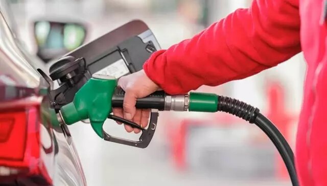 Tabela değişti! Akaryakıta önce zam sonra indirim geldi