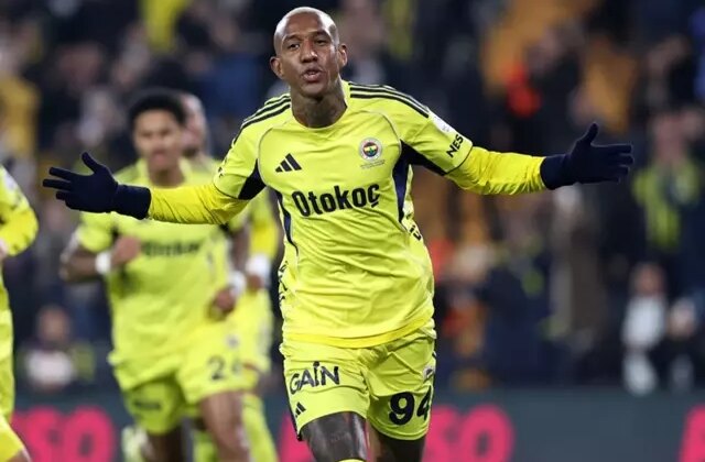 Talisca’dan geleceği için net mesaj: Birkaç yıl daha Fenerbahçe’de kalacağım