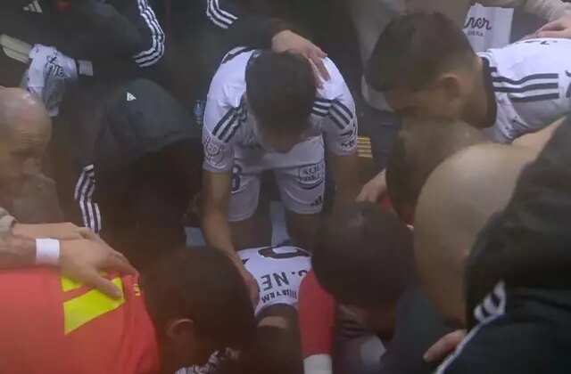 Tarihi maçtan sonra viral olan görüntü