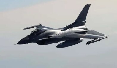 Tayvan’da F-16 savaş uçağı eğitim uçuşunda düştü
