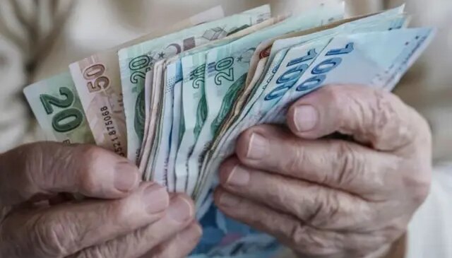 TBMM’den geçti! En düşük emekli aylığı 20 bin lira oldu